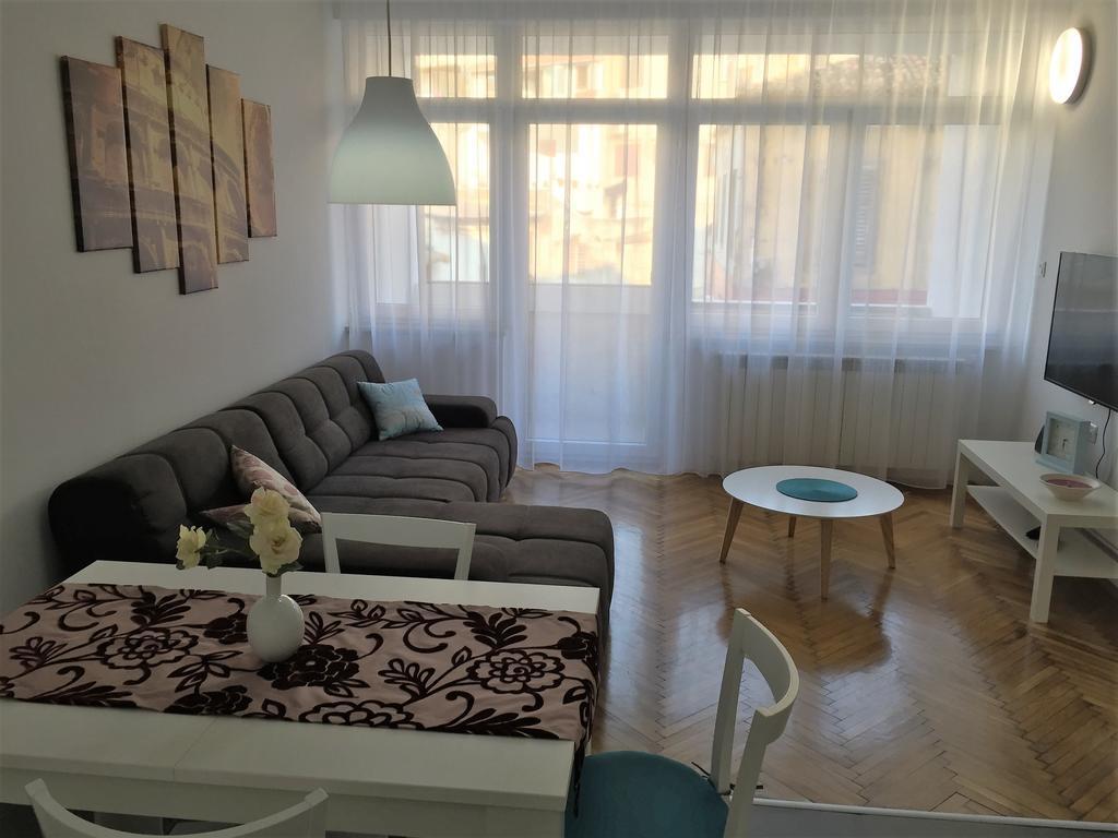 Arenacentar Apartments Пула Екстериор снимка