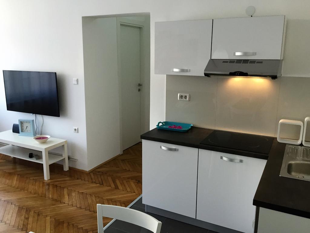 Arenacentar Apartments Пула Екстериор снимка